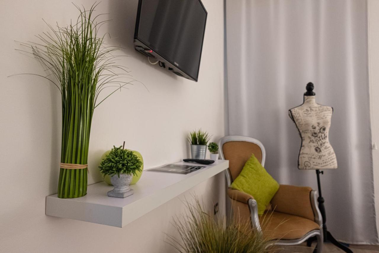 Il Giardino Di Sybar Apartment Lecce Exterior foto